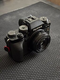 Fujifilm X-T4 + 27mm f2.8 + 16-80mm f4 - 2