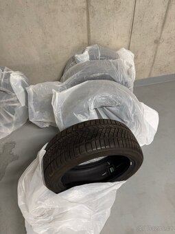 Zimní pneu 5 kusů 225/45 R18 - 2