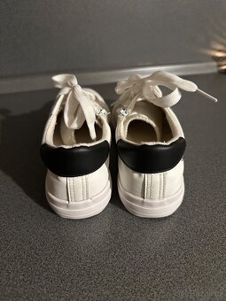 Holčičí tenisky, bílé, vel. 38 - 2