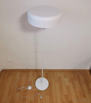 Stojací lampa bílá - 2