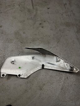 Levý plast - KTM Duke 125 2018 - 2