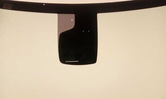 Opel Crossland X čelní sklo - 2