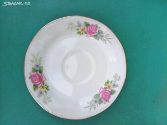 Sada hrnečků s talířky - 2