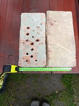 cihly z bouračky - 2