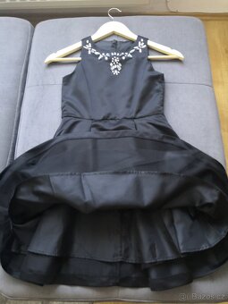 Černé šaty s kamínky - 2