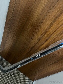 Nová Bauer Nexus E40 hokejka - 2