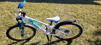 Dětské značkové horské kolo CUBE RACE 24" - 2