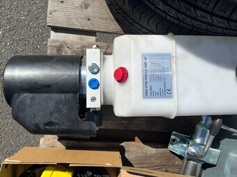Elektrohydraulické čerpadlo 12V, 200 bar, s nádrží 8 lt - 2
