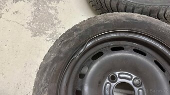 Ford Fiesta MK7 - celoroční pneu 175/65R14 + ráfky - 2