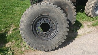 kola - pneu 12-18. Vhodná na v3s, Ifa. 2 kusy - 2