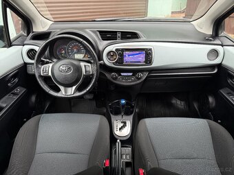 Toyota Yaris Hybrid 1.5i 55KW r.v. 9/2012Automat, Nová STK - 2