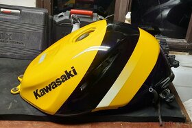 Nádrž Kawasaki Ninja zx6r 98-02 - 2