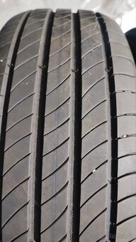 Jako nové 205/55/17 Michelin Primacy 4, DOT 2023. - 2