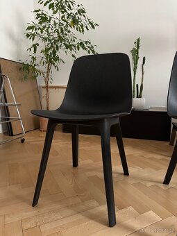 Antracitová židle Ikea ODGER - 2