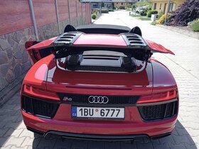 Audi R8 SPYDER 5,2 V10, 540 PS, Max.výbava, najeto 9 430 km - 2