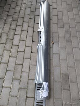 Prodám práh na VW Touran 2008 - 2