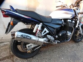 Suzuki GSX 1400 - 2