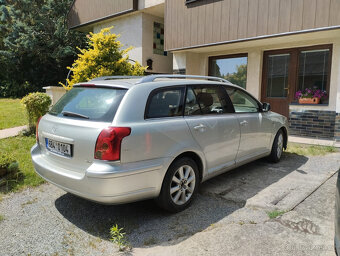 Toyota Avensis 2,0 D-4D - Combi - 2