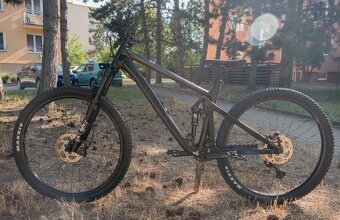 2022 ZÁNOVNÍ GHOST RIOT TRAIL ESSENTIAL - 2