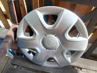 ORIG. POKLICE ŠKODA 15", JEN 1 KS, OR. Č. 5J0601147C MHB - 2