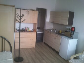 Byt 1+kk, 22 m2 s lodžií, Hradec Králové - ul. Brožíkova. - 2