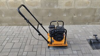 Nabízím k zapůjčení vibrační desku HP 1200 S - 2