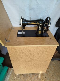 Šicí stroj - 2