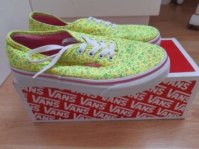 VANS dívčí tenisky vel. 34 - 2