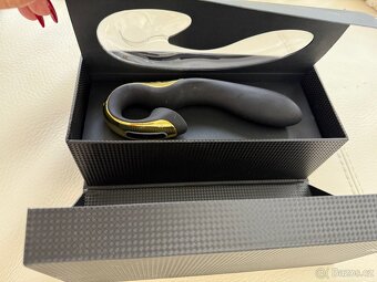 Zcela nový luxusní vibrátor ZINI - 2