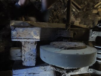 Starožitný brousící stůl - 2