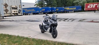 prodám Aprilia SR 125GT - 2