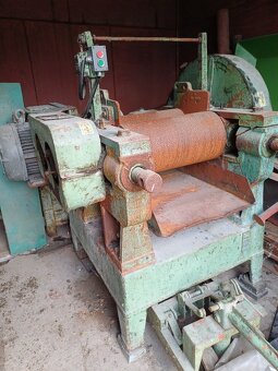 Gumárenský kalandr - 2