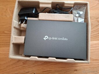 Switch TP-link SG2008 (Omada) - 2