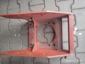 Prodám konzolu na traktor 9540 až 10540 - 2