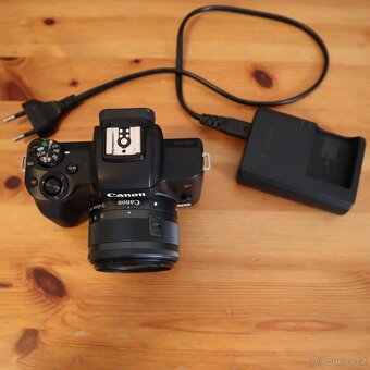 Canon EOS M50 + 15 + 45mm + příslušenství - 2