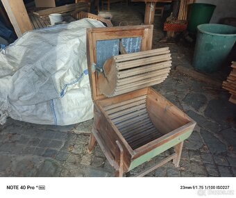 Starobylá ruční pračka - 2