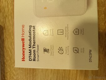 Pokojový modulový termostat Honeywell home - 2