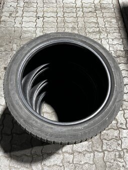 Pneumatiky 235/45 R18 zimní (cena za komplet) - 2