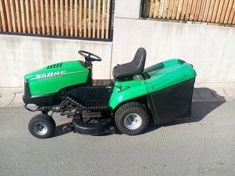 Prodám zahradní traktor Sabre John Deere - 2