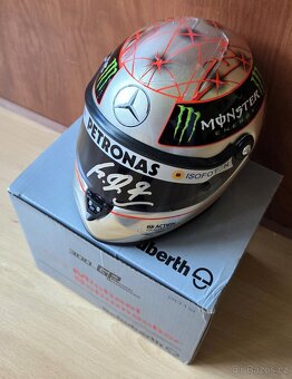 Michael Schumacher originální autogram na helmě 1:2 - 2