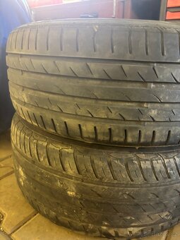 Pneu 225/55/16 - 2