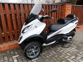 Piaggio MP3 300 ABS ASR - 2