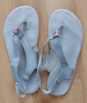 Vivobarefoot sandále - 2