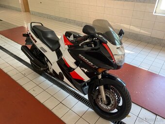 Honda CBR 1000f - 2