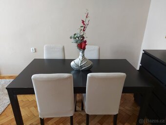 Rozkládací jídelní stůl a 4 židle - 2