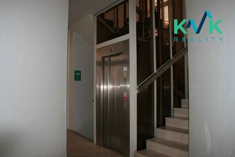 Pronájem kanceláří, 34 m2, Karlovy Vary - centrum - 2