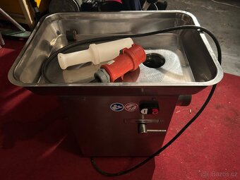 Mlýnek na maso Braher P22-82 - 2