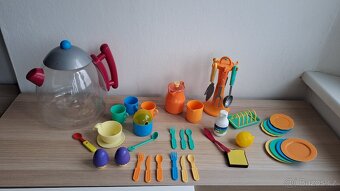 Dětské nádobí - čajová konvice. - 2