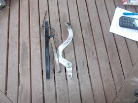 Husqvarna 610 / 410 - napinak - 2