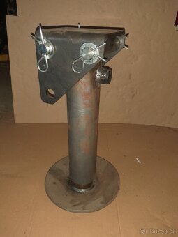 Hydraulická parkovací podpěra pro návěs - 2